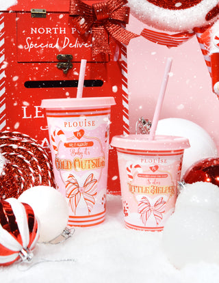 P.Louise Bébé Il fait froid dehors et les gobelets à bec du Petit Assistant du Père Noël