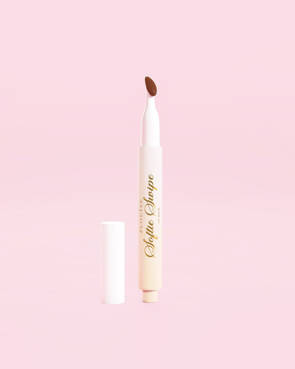 Une image d'un masque à lèvres teinté P.Louise Softie Swipe en Sweet Spot sur fond rose