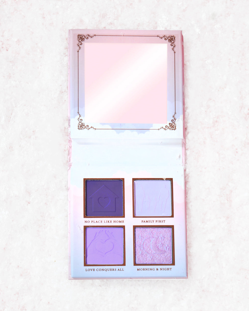La maison est là où le cœur est palette de fards à paupières violets