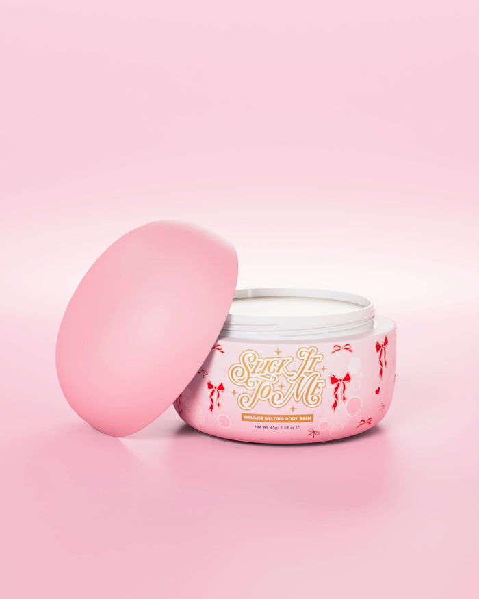 Pot rose de baume pour le corps fondant scintillant Slick It To Me de P.Louise sans le couvercle  